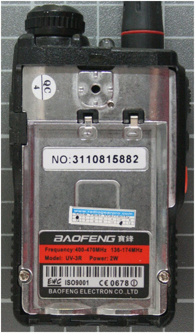 Radio bidireccional VHF / UHF no compatible sin baterÃ­a con etiqueta de designaciÃ³n de tipo